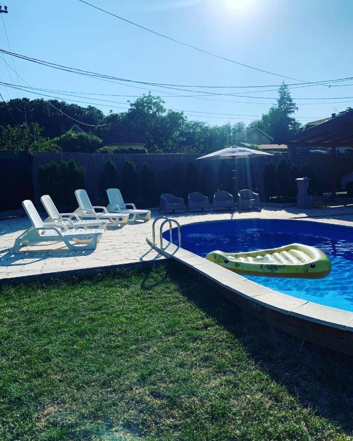 Mika'S Poolhouse Villa Beograd Bagian luar foto