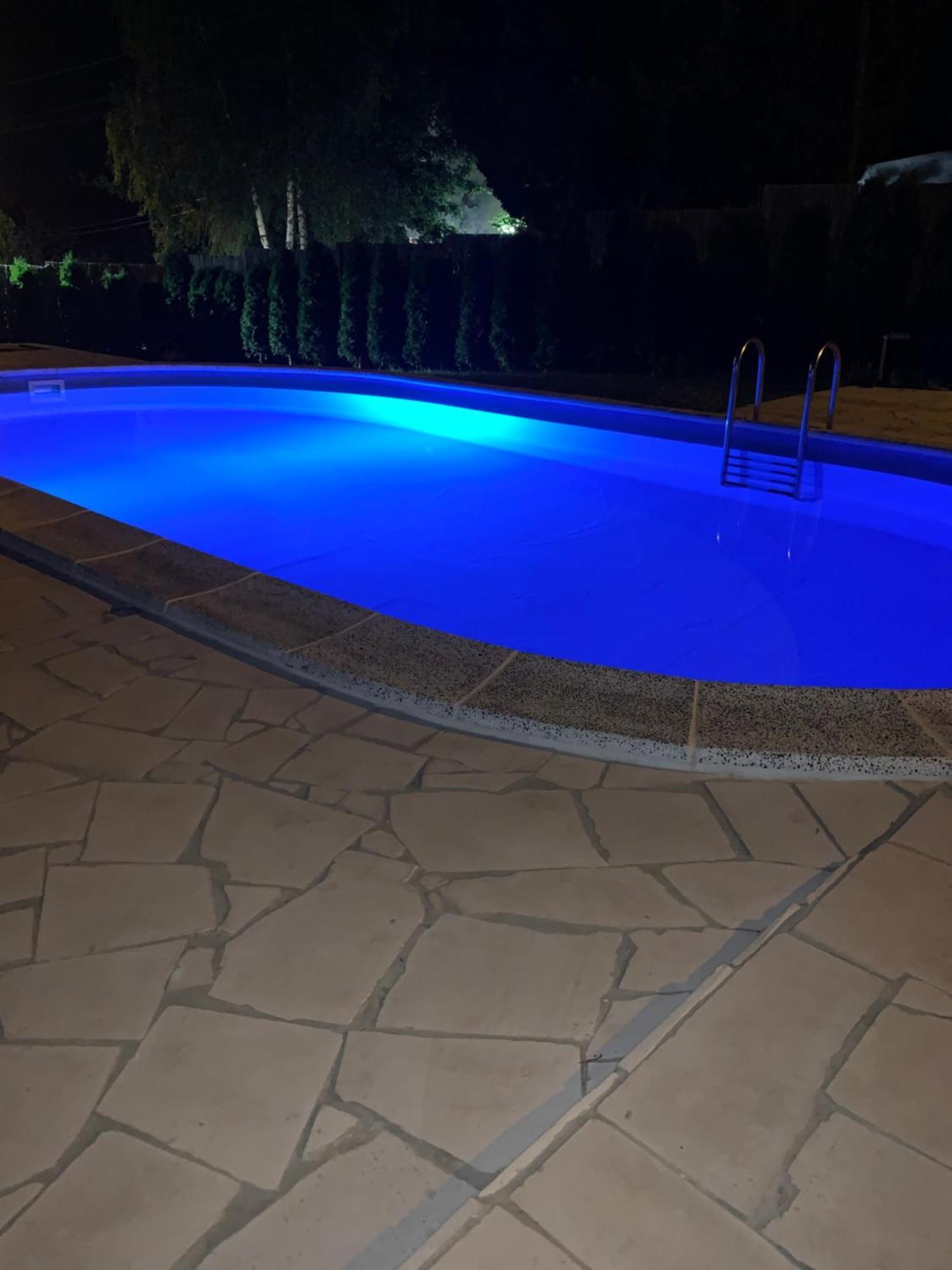 Mika'S Poolhouse Villa Beograd Bagian luar foto