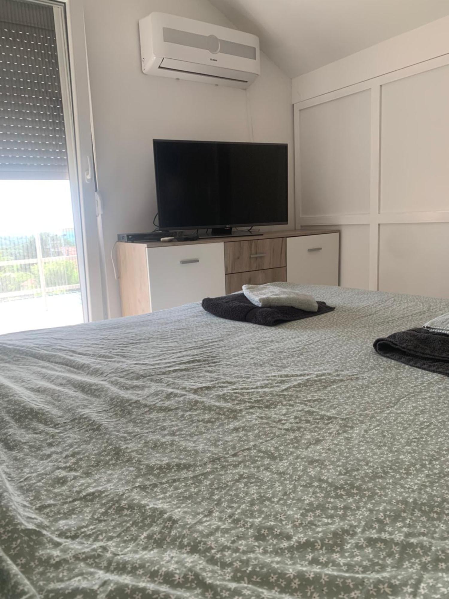 Mika'S Poolhouse Villa Beograd Bagian luar foto